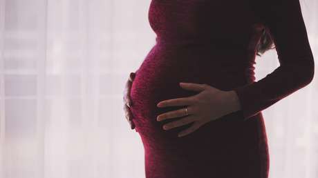Encuentran en embarazadas y recién nacidos más de 50 químicos nunca antes detectados en humanos, la mayoría de origen desconocido