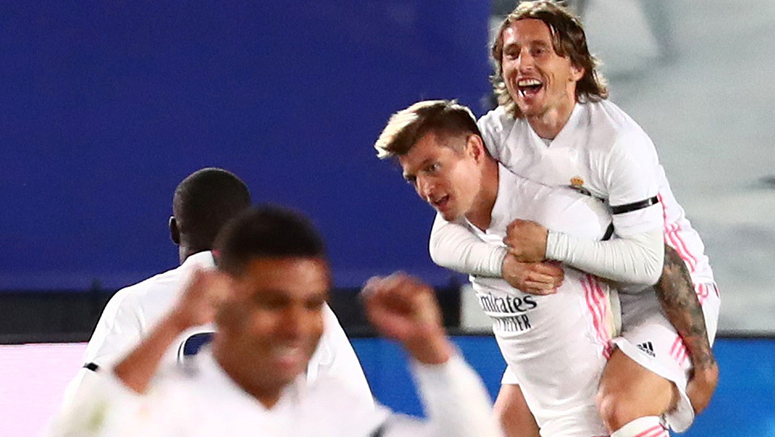 El Real Madrid se lleva el clásico tras vencer 2-1 al F.C. Barcelona - RT