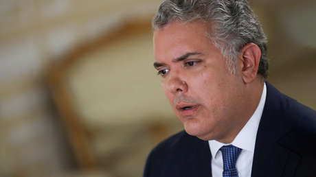 ¿Hay un divorcio entre el uribismo y el presidente de Colombia? El intento de subir los impuestos del café y el azúcar podrían tener la respuesta