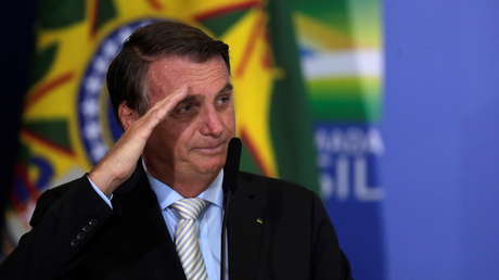 Bolsonaro afirma que el Ejército puede salir a la calle para "acabar con esta cobardía del toque de queda"
