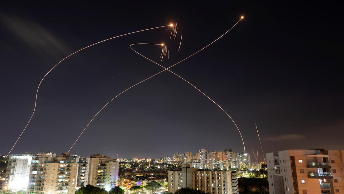 Fotografía Muestra Cómo Las Defensas Aéreas De Israel Interceptan Cohetes Lanzados Desde Gaza En 1216