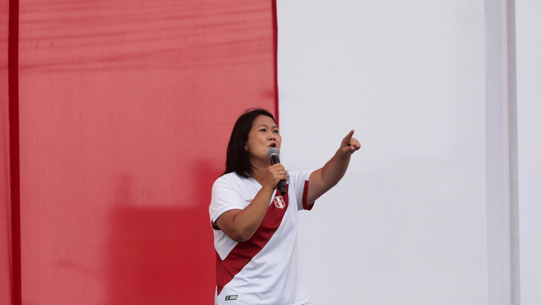 Futbolistas peruanos hacen una polémica campaña a favor de Keiko