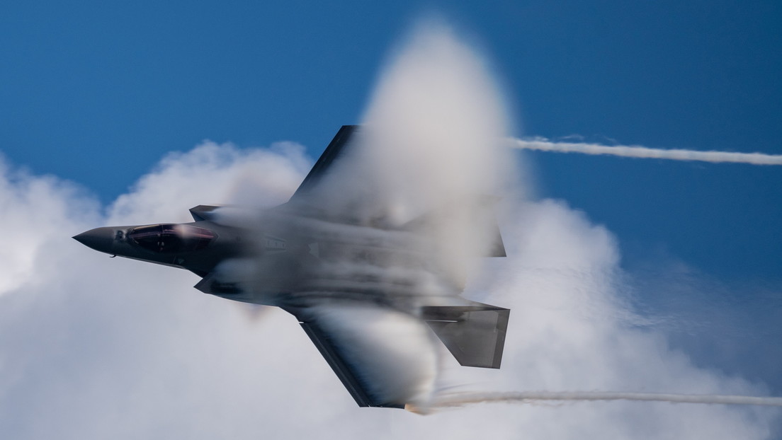 Reportan que EE.UU. podría cancelar la venta de los F-35 a EAU por sus lazos con China