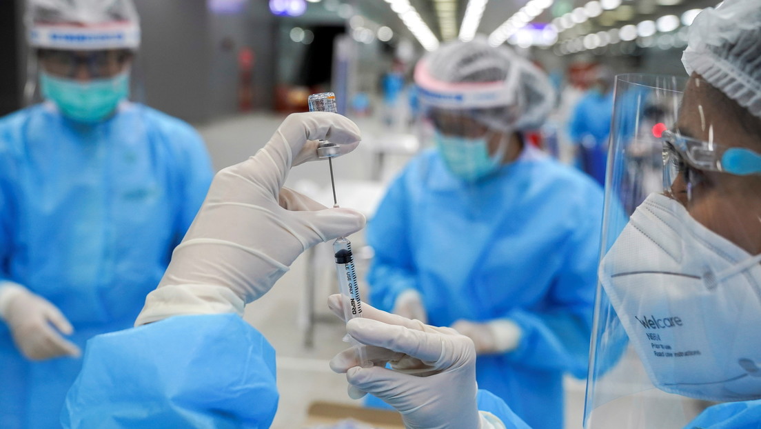 La OMS: "La pandemia terminará cuando alcancemos una cobertura mínima de vacunación del 70 %"