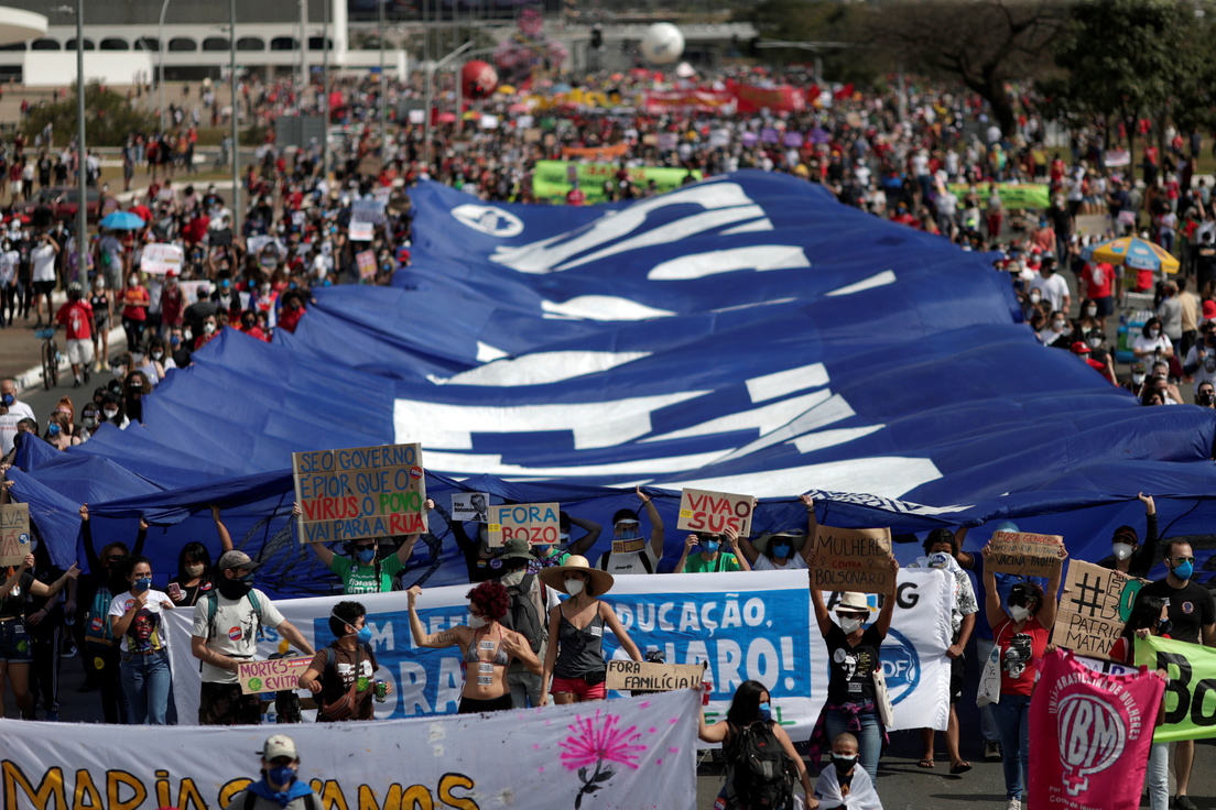 En Brasil: Miles de personas piden la destitución de Bolsonaro por el manejo de la pandemia(+videos) - mayo 29, 2021 9:00 pm - NOTIGUARO - Internacionales