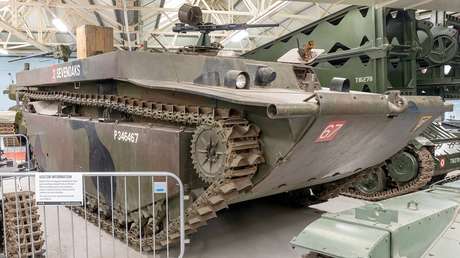 Granjero rescata un tanque de la Segunda Guerra Mundial que estuvo oculto bajo tierra durante más de 70 años (VIDEO)