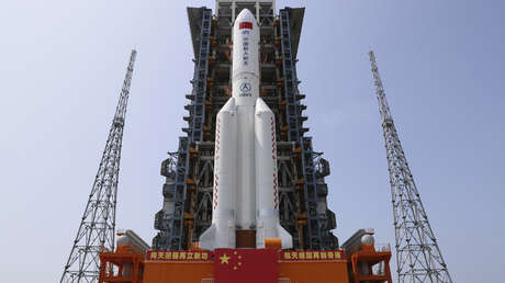 Los restos de un cohete chino fuera de control podrían impactar en la Tierra este fin de semana... 60946f1659bf5b094a29c5ab