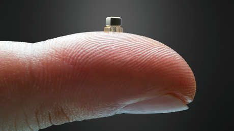 Desarrollan el chip más pequeño del mundo, del tamaño de un ácaro, que puede ser inyectado en el cuerpo con una aguja hipodérmica