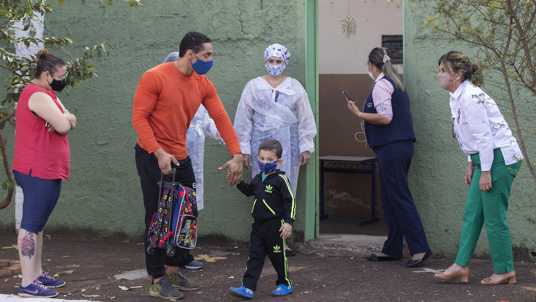 Los esperanzadores resultados en la ciudad brasileña que vacunó a toda su población adulta en un inédito experimento mundial