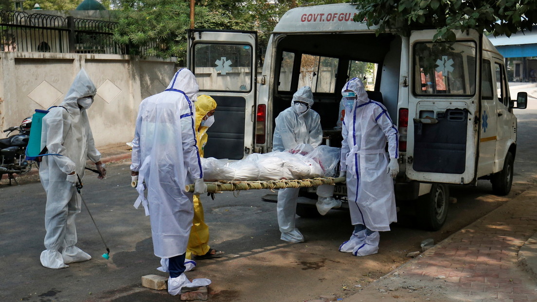 Muere en la India un 'guerrero' contra el coronavirus que cremó a más de 1.300 víctimas pero cuando se contagió no pudo encontrar cama en un hospital