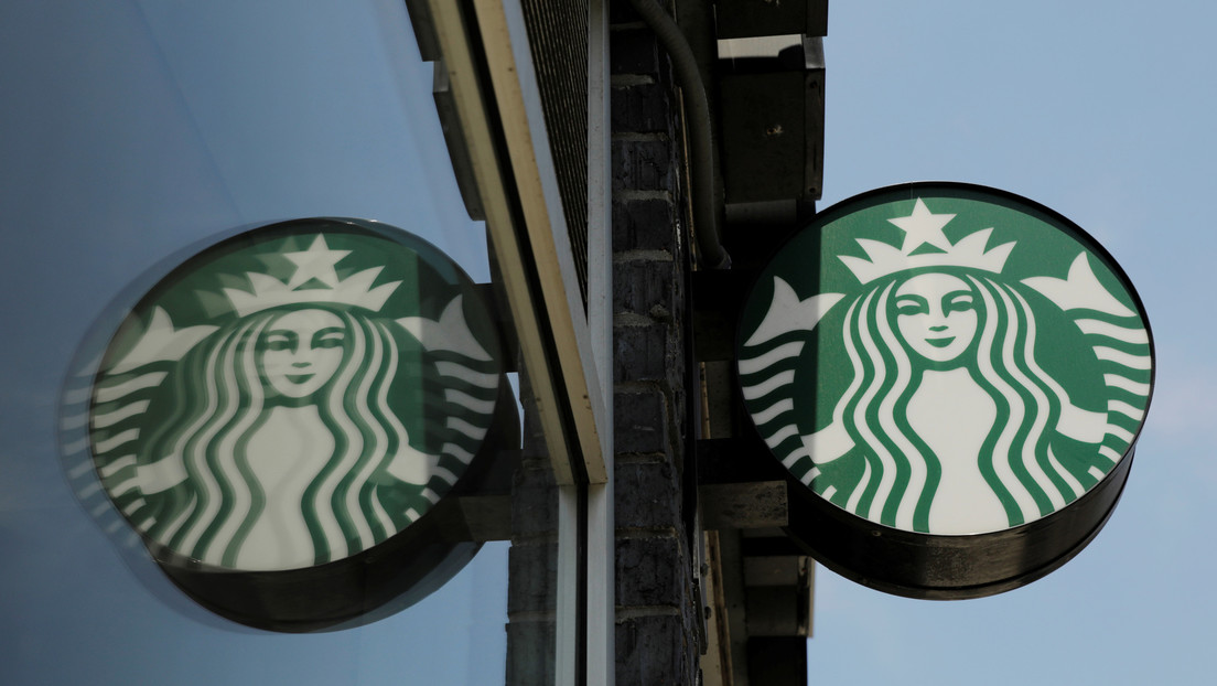 Los locales de Starbucks en EE.UU. experimentan escasez de vasos y jarabes de café