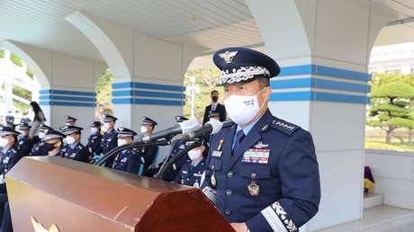 El jefe de la Fuerza Aérea surcoreana dimite tras aceptar su responsabilidad por el suicidio de una oficial acosada sexualmente