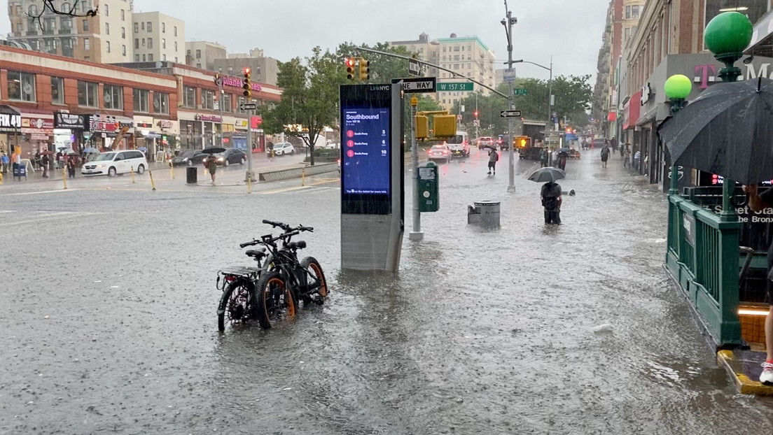 VIDEOS: Una tormenta inunda el metro de Nueva York y los expertos advierten  que &quot;el cambio climático está aquí&quot; - RT