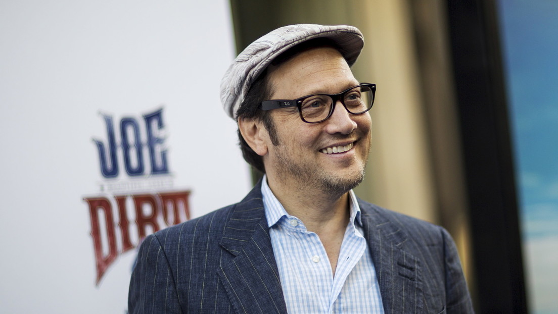 "¿Disparar con armas al covid-19?": critican al actor Rob Schneider tras instar a usar la Segunda Enmienda contra la vacunación "coercitiva" - Vimarsana News
