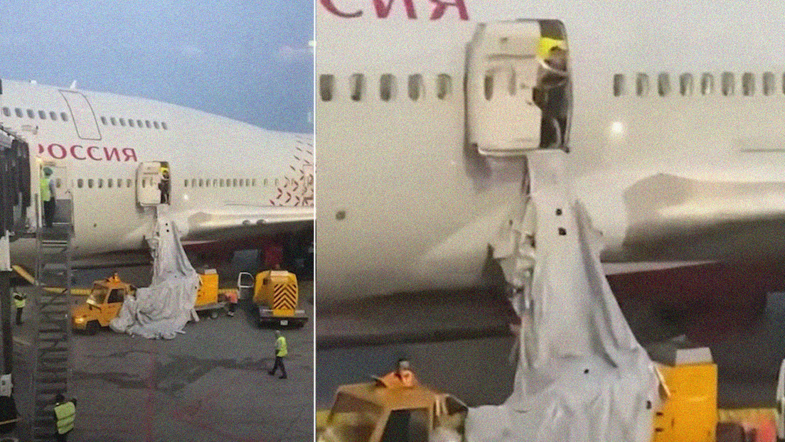 VIDEO: Un pasajero abre la salida de emergencia de un avión por el calor (y provoca el despliegue del tobogán)