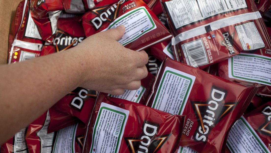 Recompensan con miles de dólares a una niña de 13 años por encontrar un Dorito único - Vimarsana News