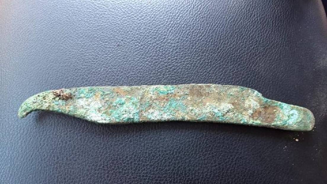 Cuchilo de cola encontrado durante las excavaciones