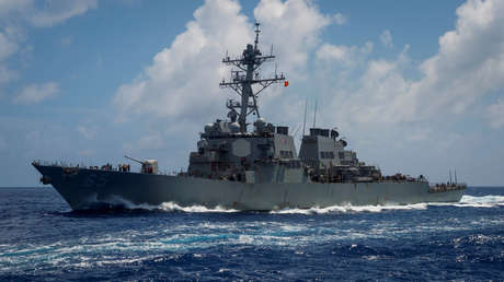 China anuncia que "ahuyentó" a un buque de guerra estadounidense que entró ilegalmente al mar de la China Meridional