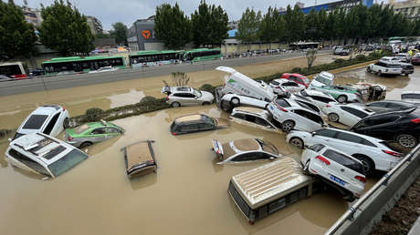 Las inundaciones en China paralizan la mayor planta de ensamblaje de iPhones