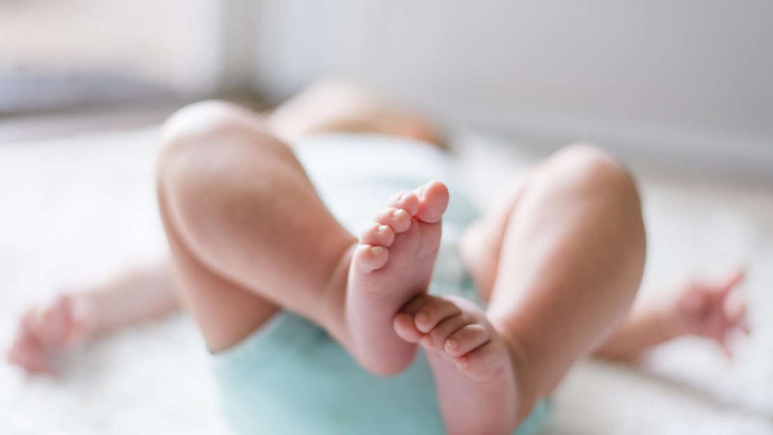 Dan de alta a la bebé prematura "más pequeña del mundo" tras pasar 13 meses en un hospital de Singapur