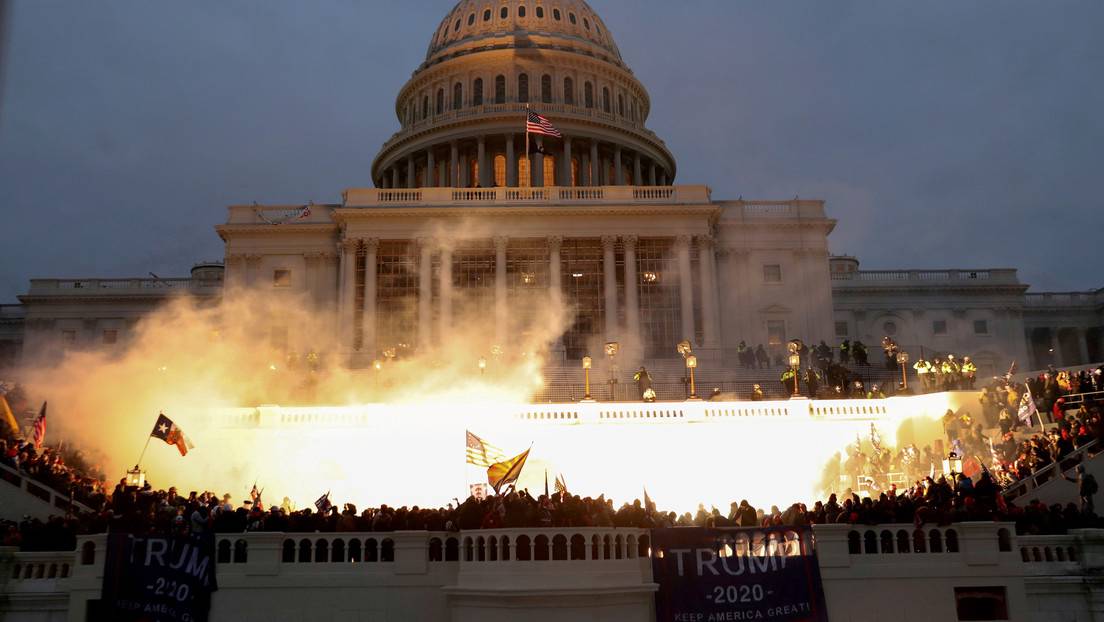 Un momento del asalto al Capitolio en Washington por partidarios del expresidente estadounidense Donald Trump, el 6 de enero de 2021.