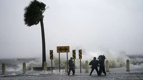 El huracán Ida, uno de los más poderosos que haya azotado EE.UU., toca tierra en Luisiana con vientos de más de 240 kilómetros por hora