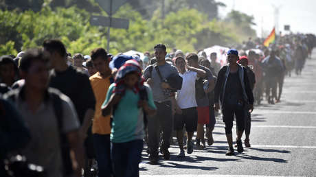 "Una conducta inapropiada": Un agente mexicano patea el rostro de un migrante que era sometido por otros funcionarios en Chiapas