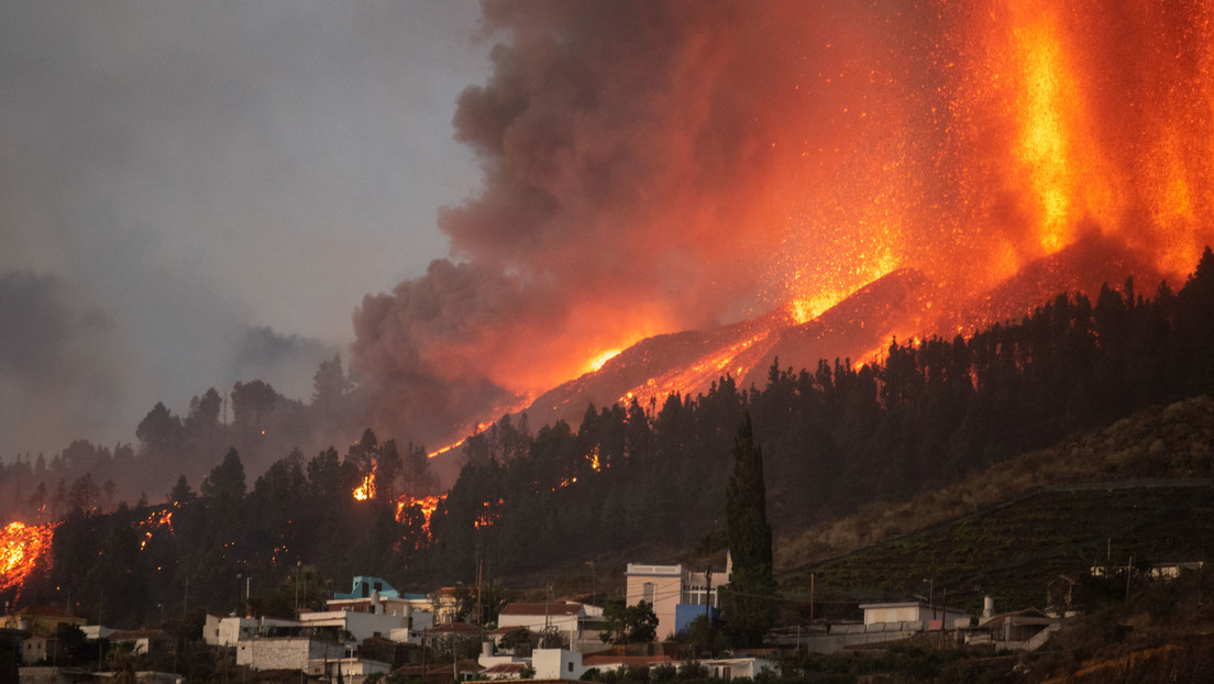 100 viviendas devoradas y 5.000 evacuados: las impactantes imágenes que deja la erupción del volcán de la isla española de La Palma (VIDEOS, FOTOS)