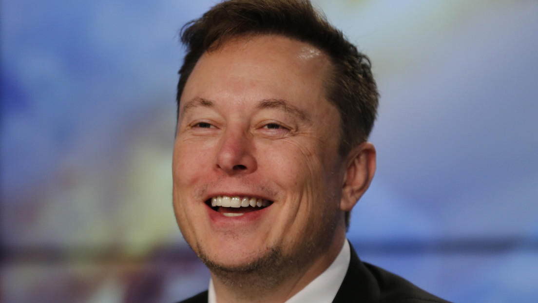 Musk batte Bezos nella lista dei ricchi e gli promette un regalo speciale per il suo secondo posto