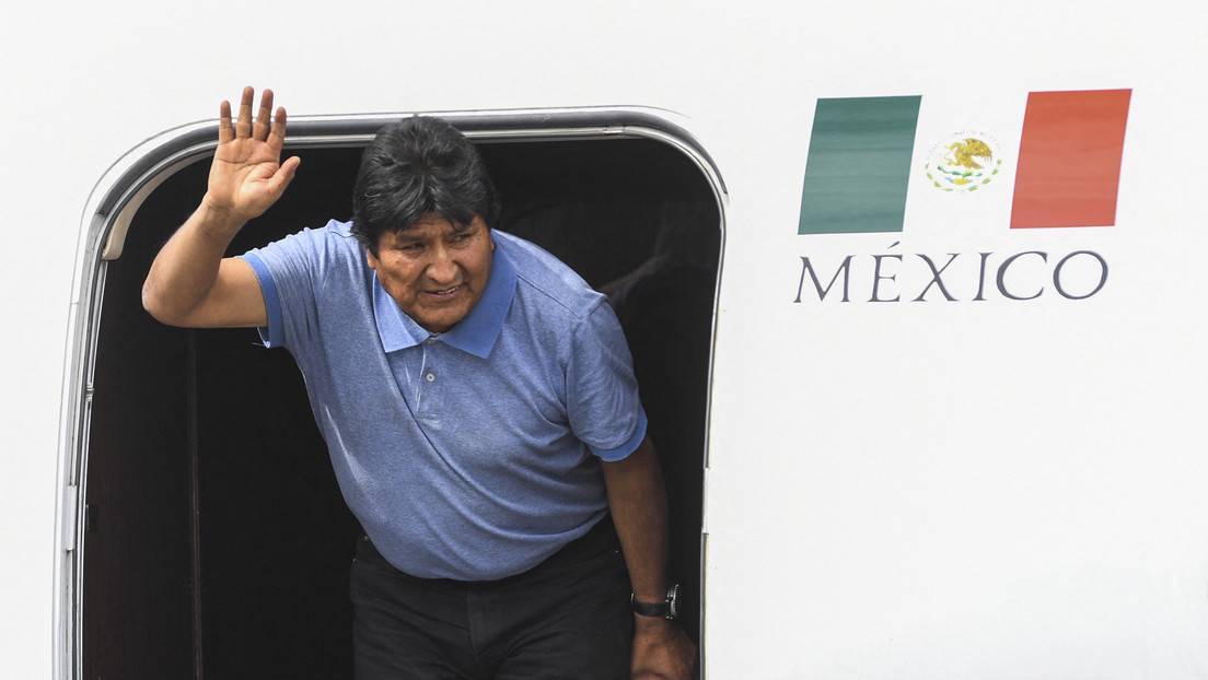 Un piloto mexicano revela que el avión que sacó a Evo Morales de Bolivia  fue atacado con un lanzacohetes - RT