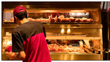 "¿Hasta qué punto la obesidad es una responsabilidad individual?": Así es como estas ciudades neerlandesas pretenden prohibir la comida chatarra