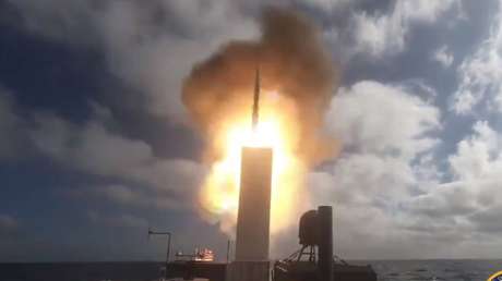 VIDEO: La Marina de EE.UU. lanza con éxito un misil SM-6 desde una nave de superficie no tripulada