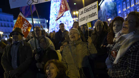 El precio de la luz en España vuelve a arrasar todos los récords y supera por primera vez los 200 euros