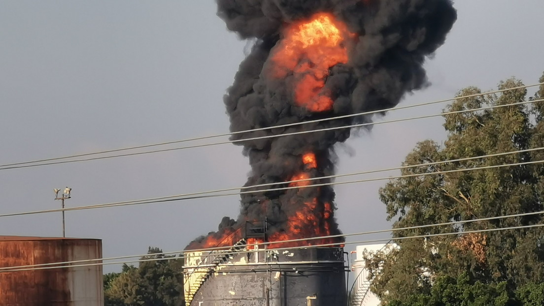 VIDEOS: Se desata un gran incendio en una instalación petrolera del Líbano