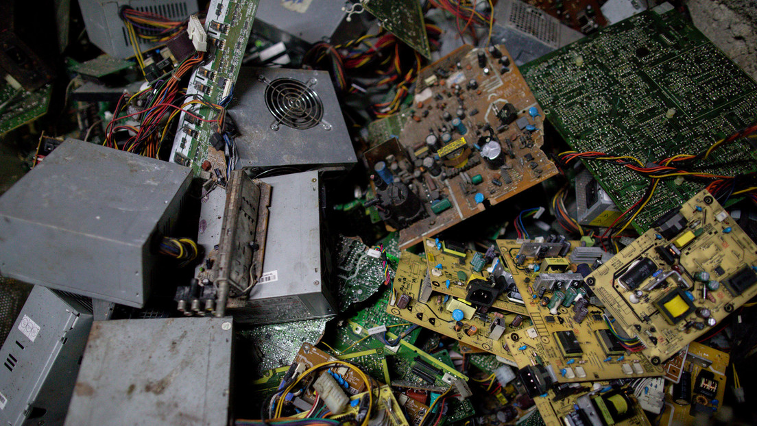 They estimate that the e-waste accumulated this year will weigh more than the Great Wall of China