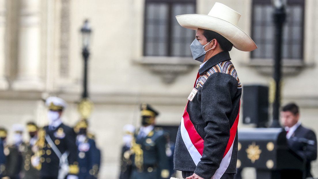 El Gobierno de Perú se enfrenta al Congreso por la nueva norma que limita la facultad del presidente de presentar una cuestión de confianza
