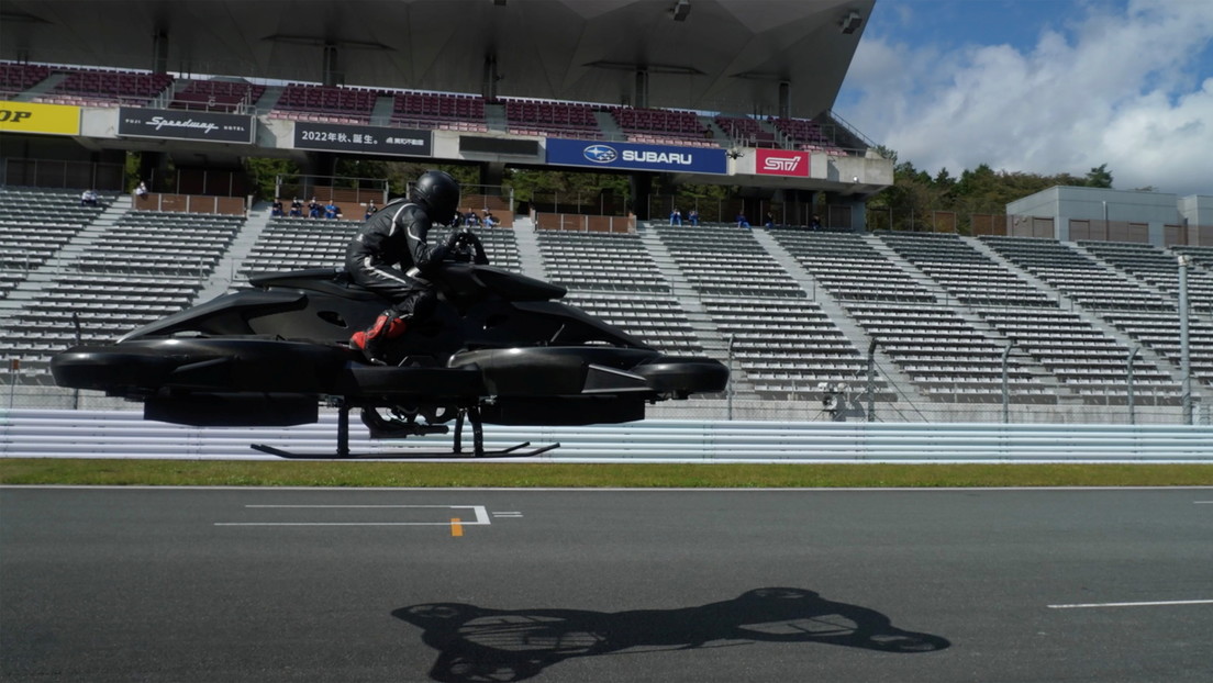 VIDEO: Una 'start-up' japonesa presenta su futurista moto voladora con 6 hélices (y un precio por las nubes)