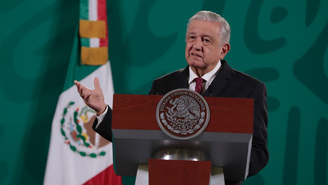 "¿Cuánto le pagan a Vargas Llosa?": Las críticas de López Obrador al presidente de la Feria Internacional del Libro de Guadalajara