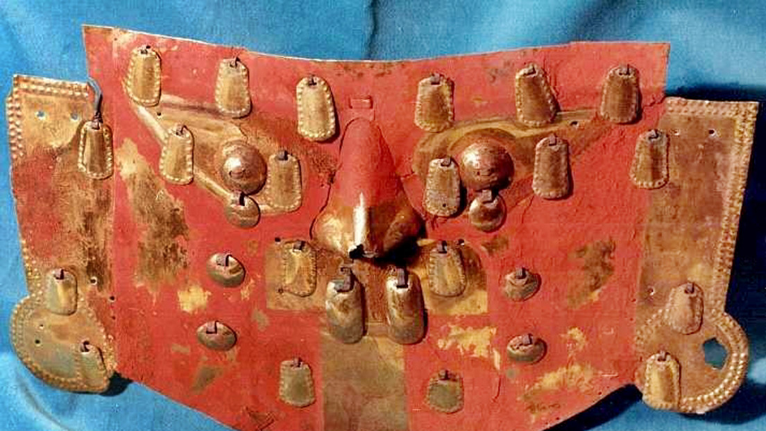 Encuentran sangre humana en la pintura roja que cubre una máscara de oro de 1.000 años de antigüedad en Perú