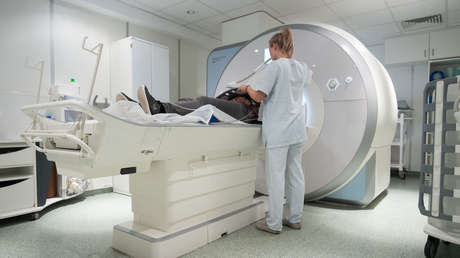 Máquina de resonancia magnética 'absorbe' un tanque de oxígeno y mata al paciente durante su escaneo