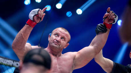 VIDEO: El cinco veces 'hombre más fuerte del mundo' protagoniza un nocaut fulminante en 18 segundos en una pelea de superpesados de MMA