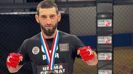 Un luchador ruso novato sorprende a la MMA noqueando a su rival en 5 segundos con una potente patada a la cabeza (VIDEO)