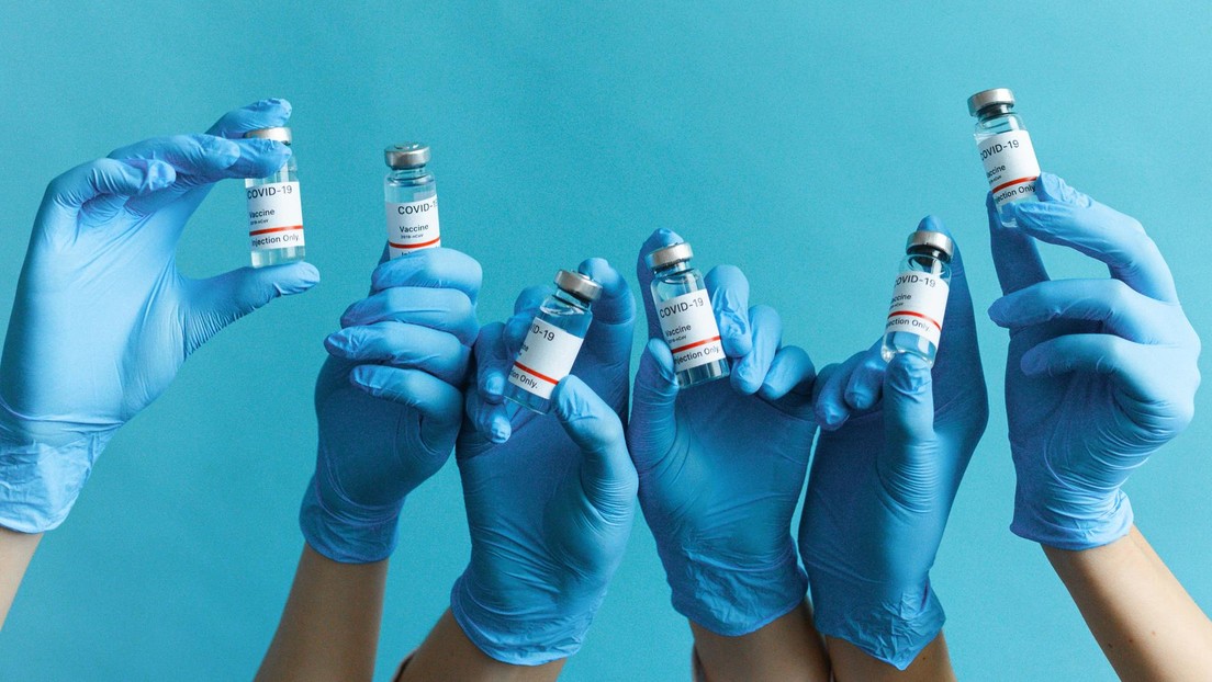 CEO Pfizer Dihapuskan "penjahat" Untuk orang-orang yang menyebarkan berita palsu tentang vaksin Covid