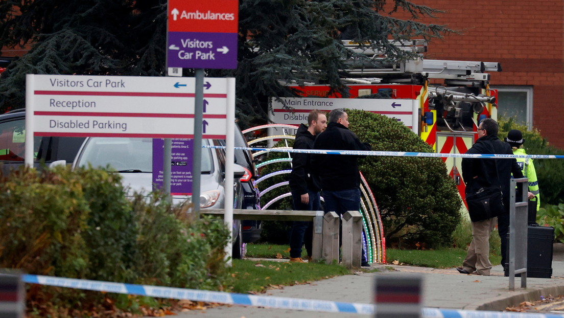 Un taxista en Reino Unido encierra en su vehículo a un pasajero con un artefacto explosivo, y previene un atentado terrorista con múltiples víctimas