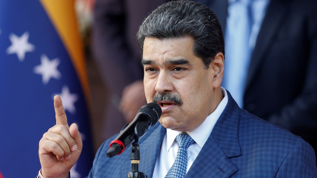 Maduro llama a la Aviación Militar a estar alerta ante la posible violación del espacio aéreo por "delincuentes" y "narcotraficantes"