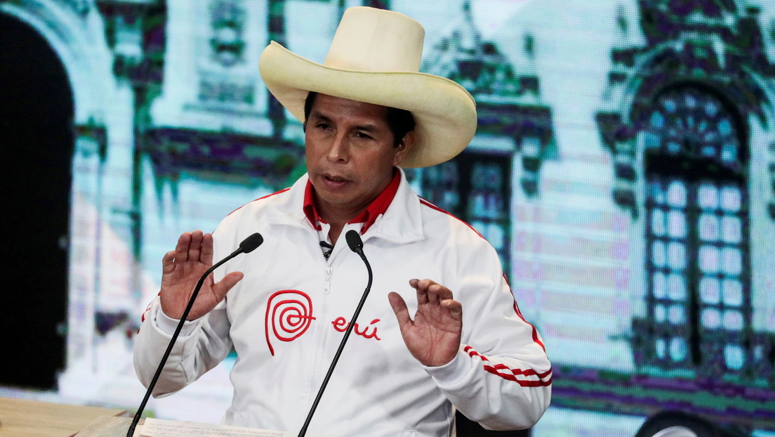 El Gobierno peruano tilda de "golpe de Estado" la moción de vacancia para destituir a Pedro Castillo