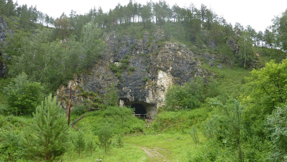 Descubren en una cueva siberiana los fósiles más antiguos conocidos hasta ahora de un misterioso linaje humano
