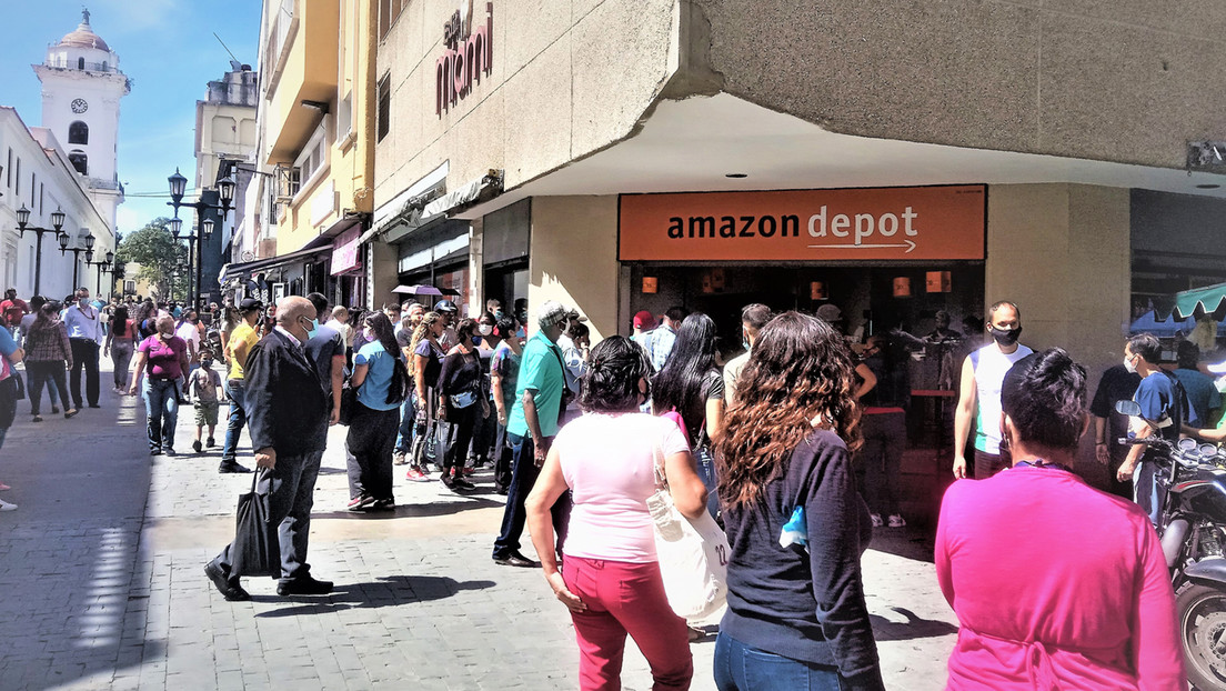 La curiosa tienda que genera largas filas en el centro de Caracas y desata la polémica en redes sobre la economía venezolana