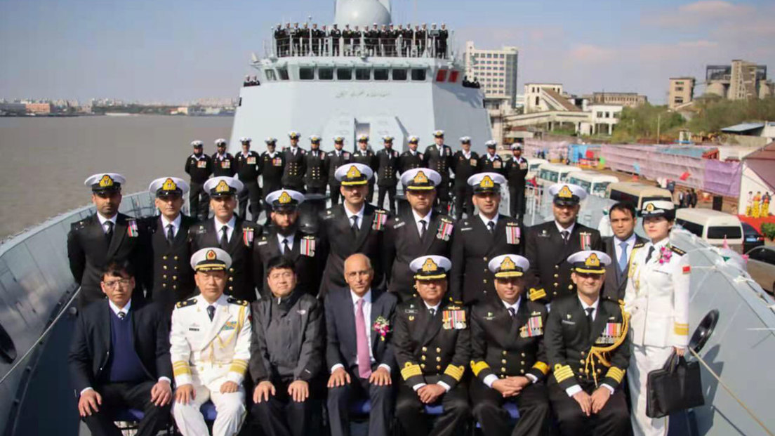 China entrega a Pakistán el buque de guerra más grande y avanzado que jamás  haya exportado - RT