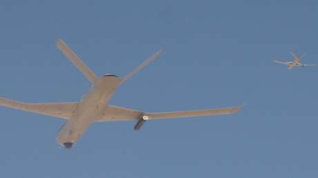 EE.UU. prueba exitosamente un vuelo coordinado entre dos drones capaces de volar de forma autónoma y comunicarse entre sí